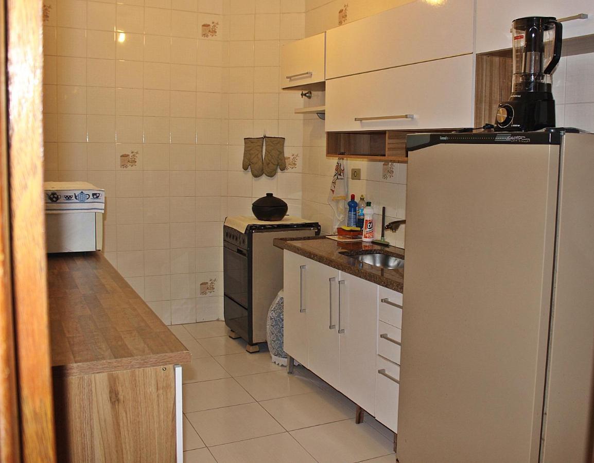 Apartamento Familiar - Praia Da Enseada Гуаружа Экстерьер фото